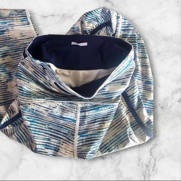 Lululemon Size 4 Leggings - Picture 3 of 5